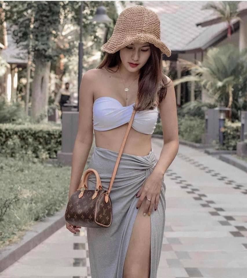 Alternative luxury structured handbag with a minimalist design for modern women