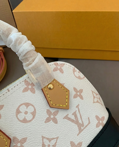 Alma BB bag.