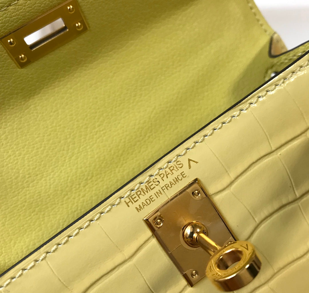 Mini Kelly Bag.