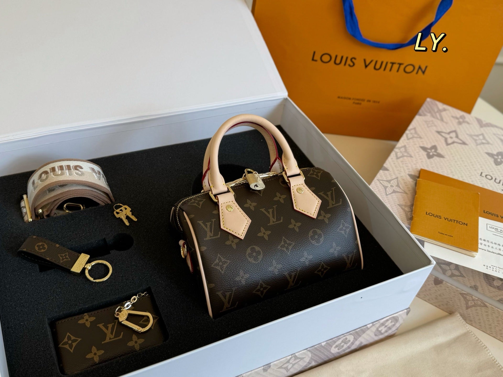 Speedy-Style Handbag.